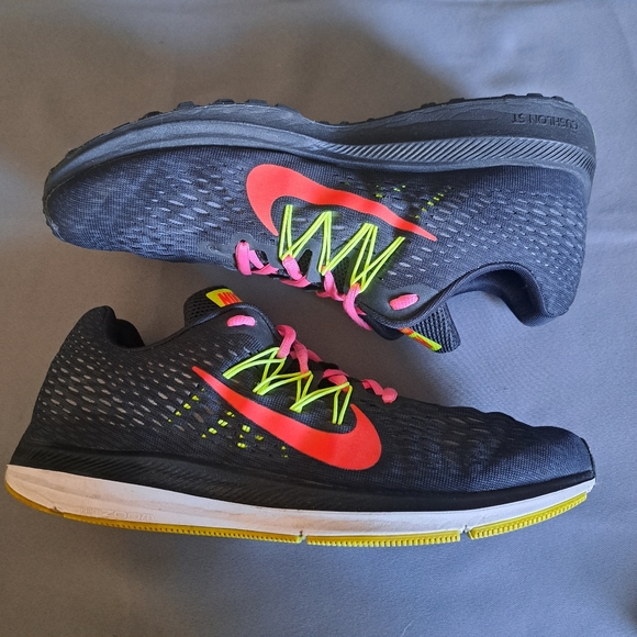 Nike Zoom Winflo 5 Running Shoes Mens Size 10 Neon Black Swoosh Logo Sneakers - Picture 8 of 9